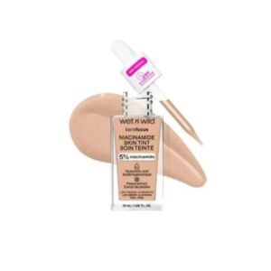 كريم أساس ويت آند وايلد سكين تنت بالنياسيناميد - درجة لايت ميديوم لإطلالة طبيعية مبهجة.