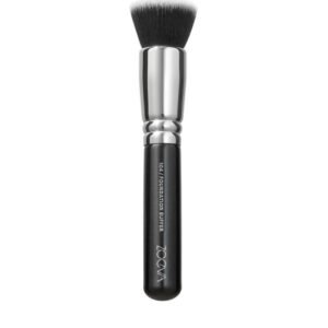 فرشاة زويفا 104 بافر لدمج وتوزيع كريم الأساس باحترافية وسهولة.