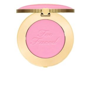 أحمر خدود كاندي كلاود من توفيسد بلمسة وردية جذابة