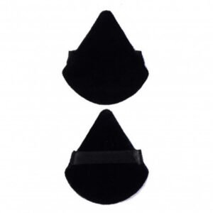 اسفنجة مكياج مثلثة من بيوتي باترا لتثبيت البودرة بدقة واحترافية.