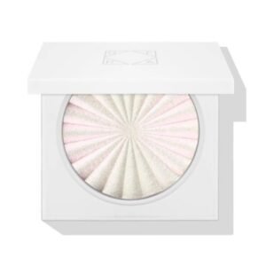 إضاءة كلاود 9 من أوفرا لتوهج ساحر وخيالي