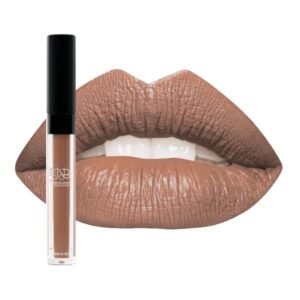 نوره بو عوض روج سائل فرابتشينو بتركيبة مقاومة للماء ولون غني يدوم طويلاً.