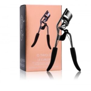 مكبس رموش احترافي من أو تو أو لرموش مثالية وجذابة بطريقة عصرية.