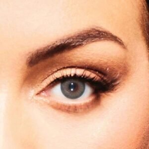 عدسات أمارا الملونة - لمسة ساحرة باللون الأخضر التمساحي لإطلالة جذابة ومميزة.