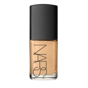 نارس شير جلو كريم أساس سائل - درجة برشلونة لمظهر طبيعي ومتألق