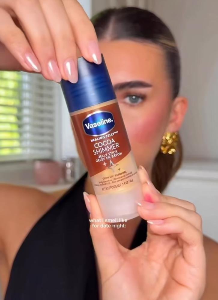 فازلين كاكاو شيمر جيلي ستيك بزبدة الكاكاو - 1.4 أونصة - الصورة 5